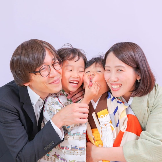 【七五三の家族写真】両親の服装は和装・洋装どちら?祖父母・兄弟姉妹もご紹介