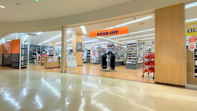 BOOKOFF 京阪京橋店の外観