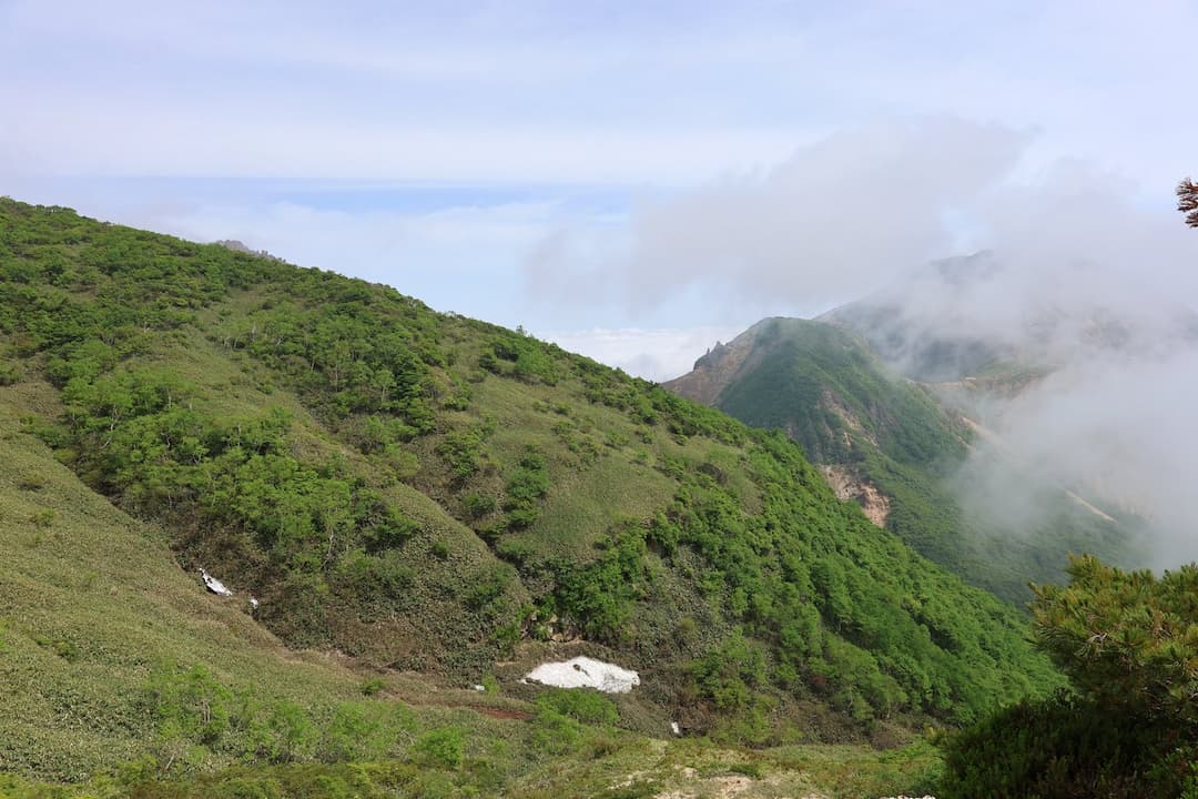 三斗小屋温泉〜朝日岳　登山道