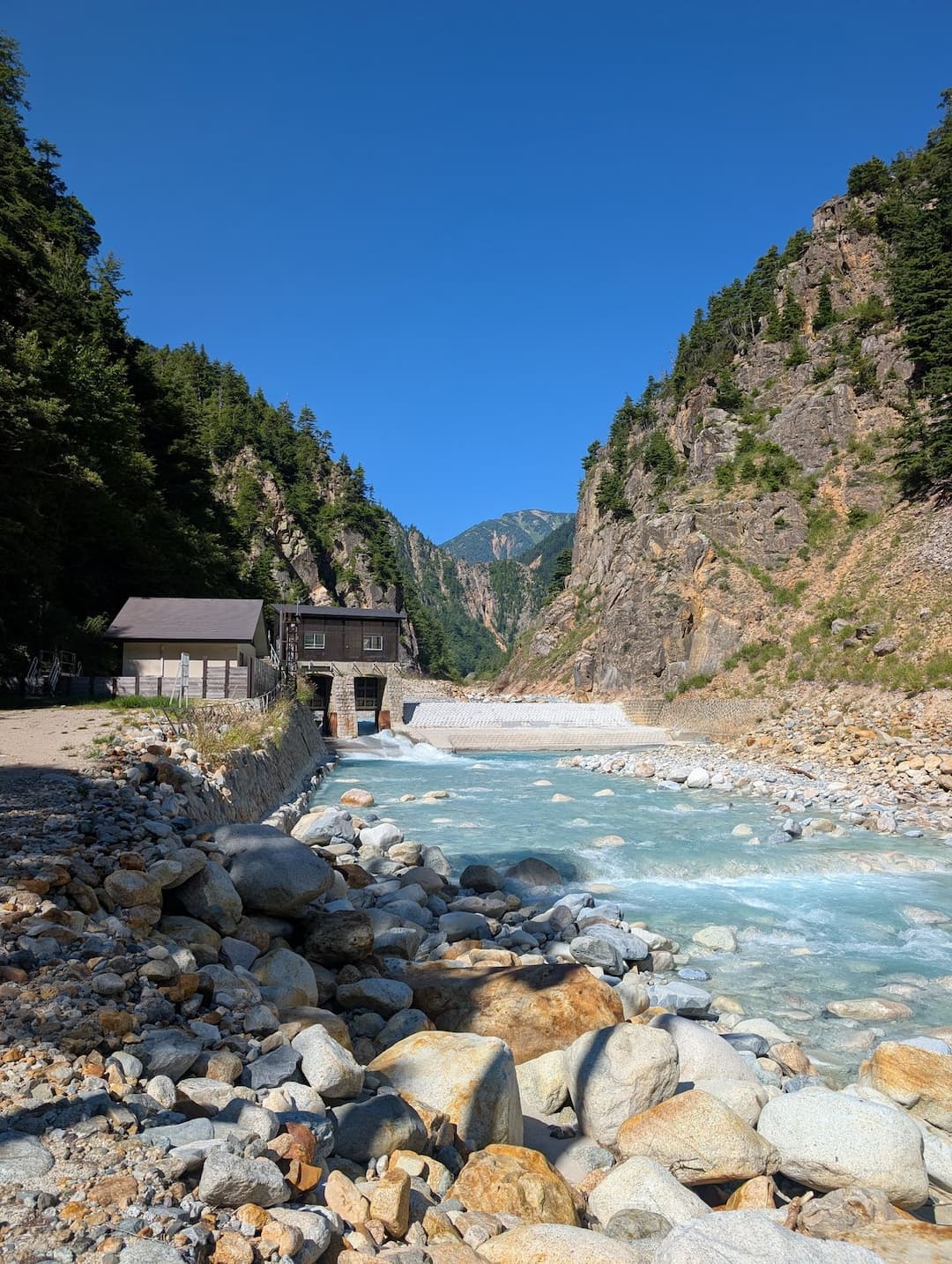 湯俣温泉〜噴湯丘の道中