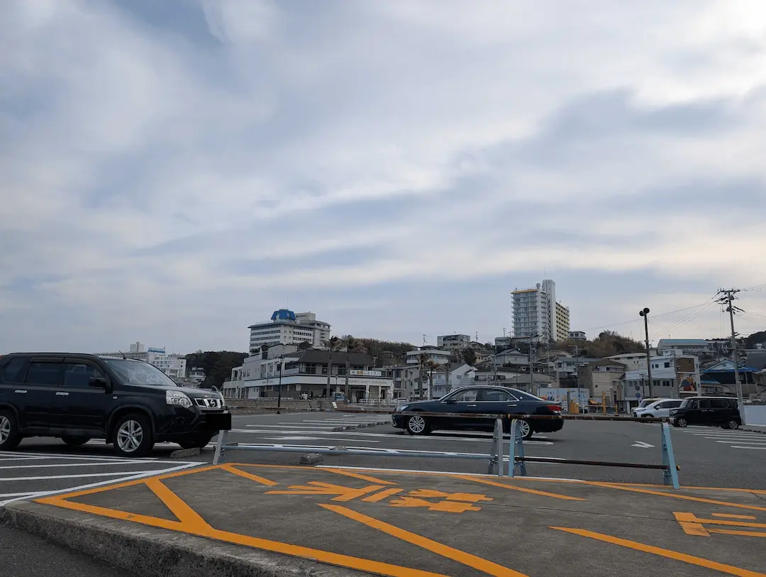 湯崎浜広場駐車場