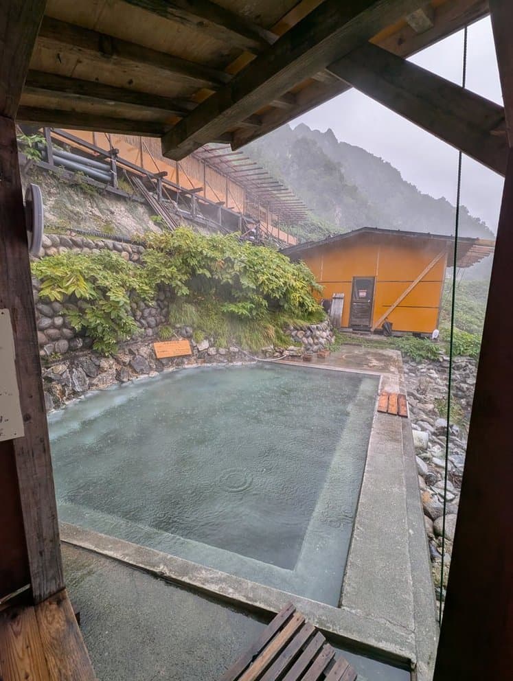 白馬鑓温泉　湯船