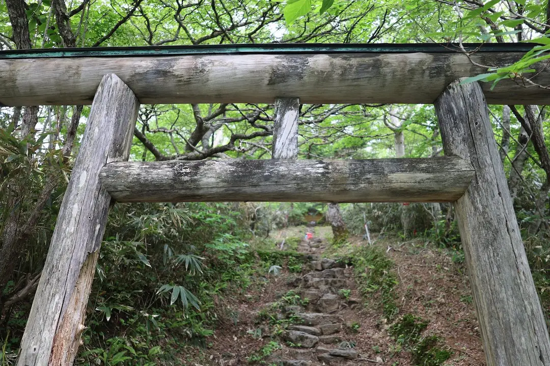 三斗小屋温泉〜朝日岳　登山道