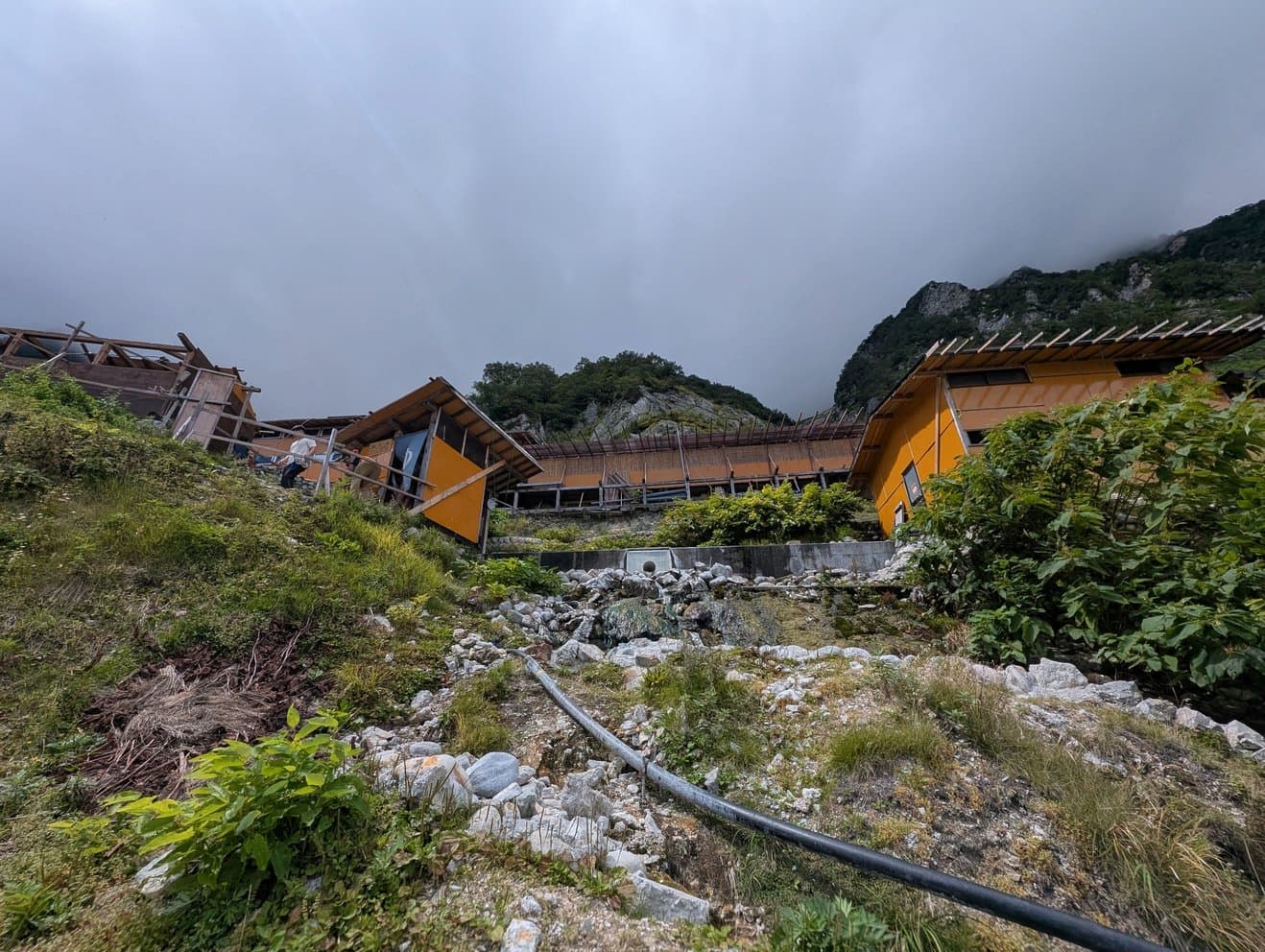 白馬鑓温泉小屋