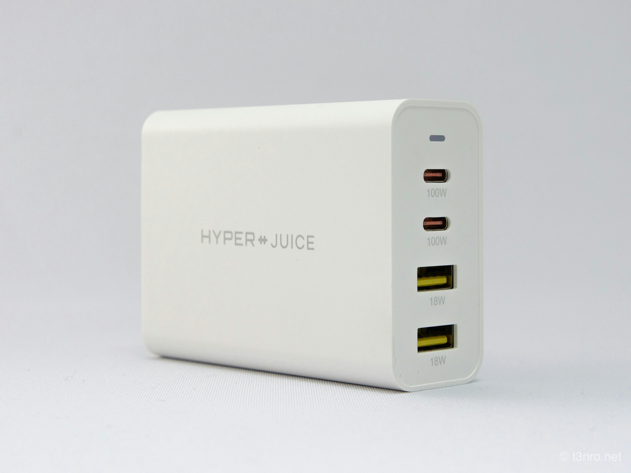 世界初で最小の 100W GaN USB-C 充電器「HyperJuice」開封の儀