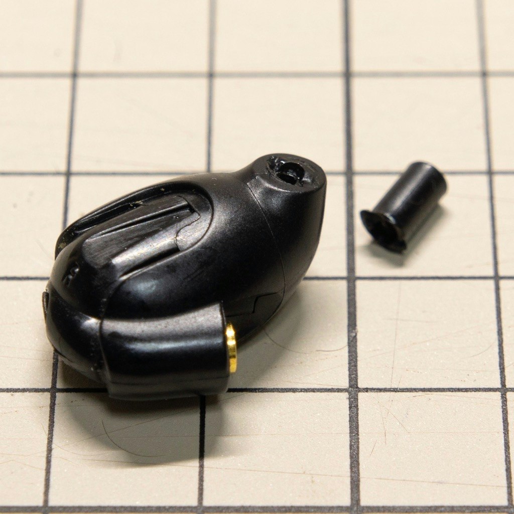 イヤホン「Westone W30」の折れたステムを接着剤でくっつけました