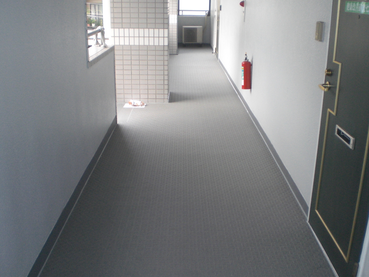 マンション廊下　長尺シート [神奈川県大和市]