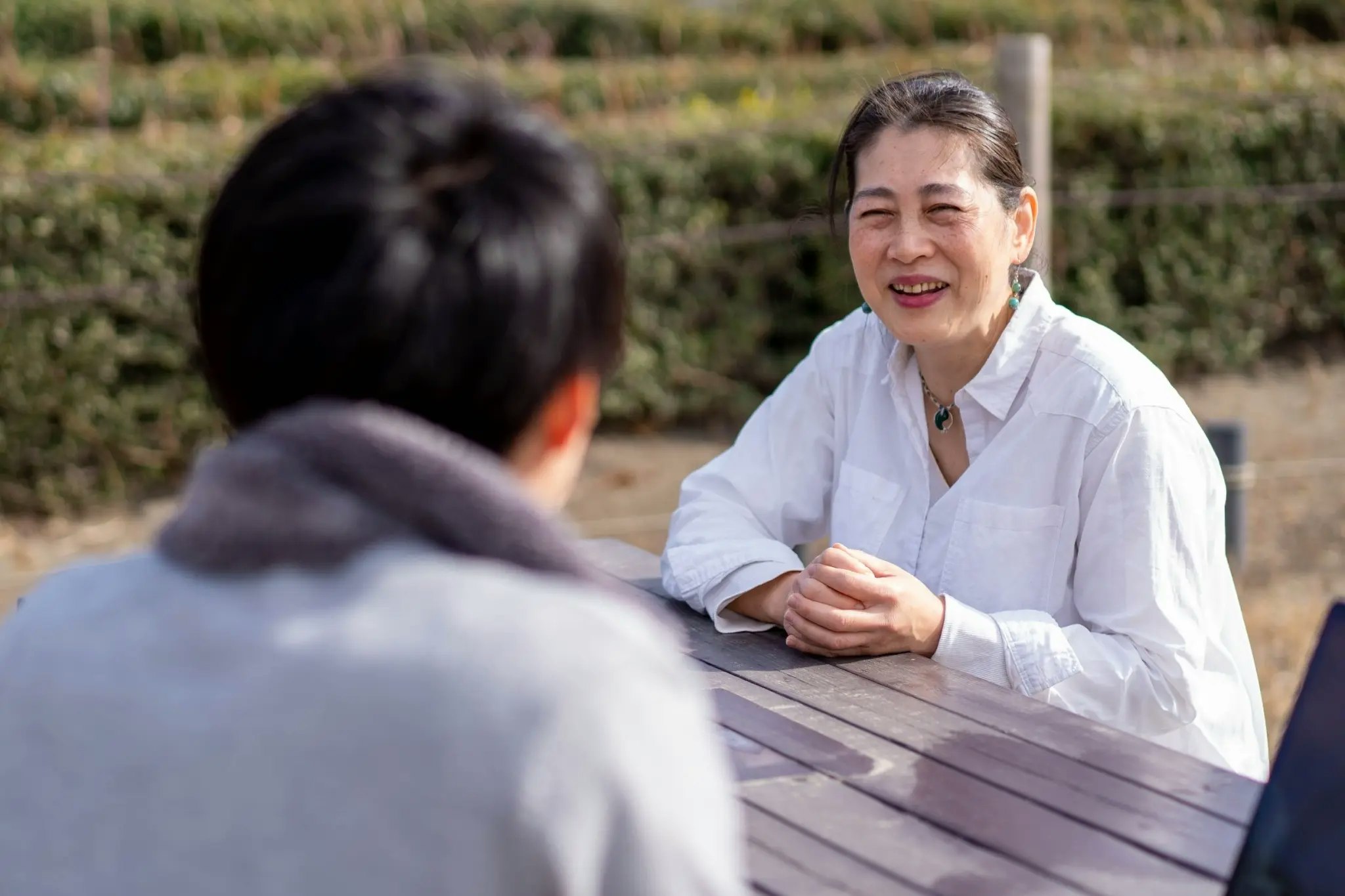 話す濱田さんの写真