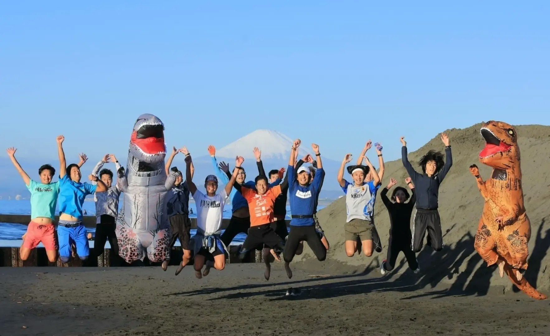 砂浜ダッシュメンバーの集合写真