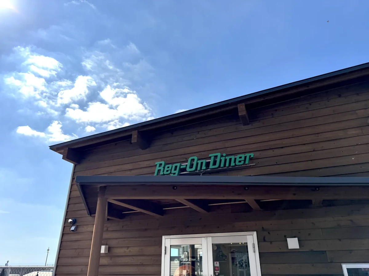 HUG-RIDE PARKの「Reg-On Diner」