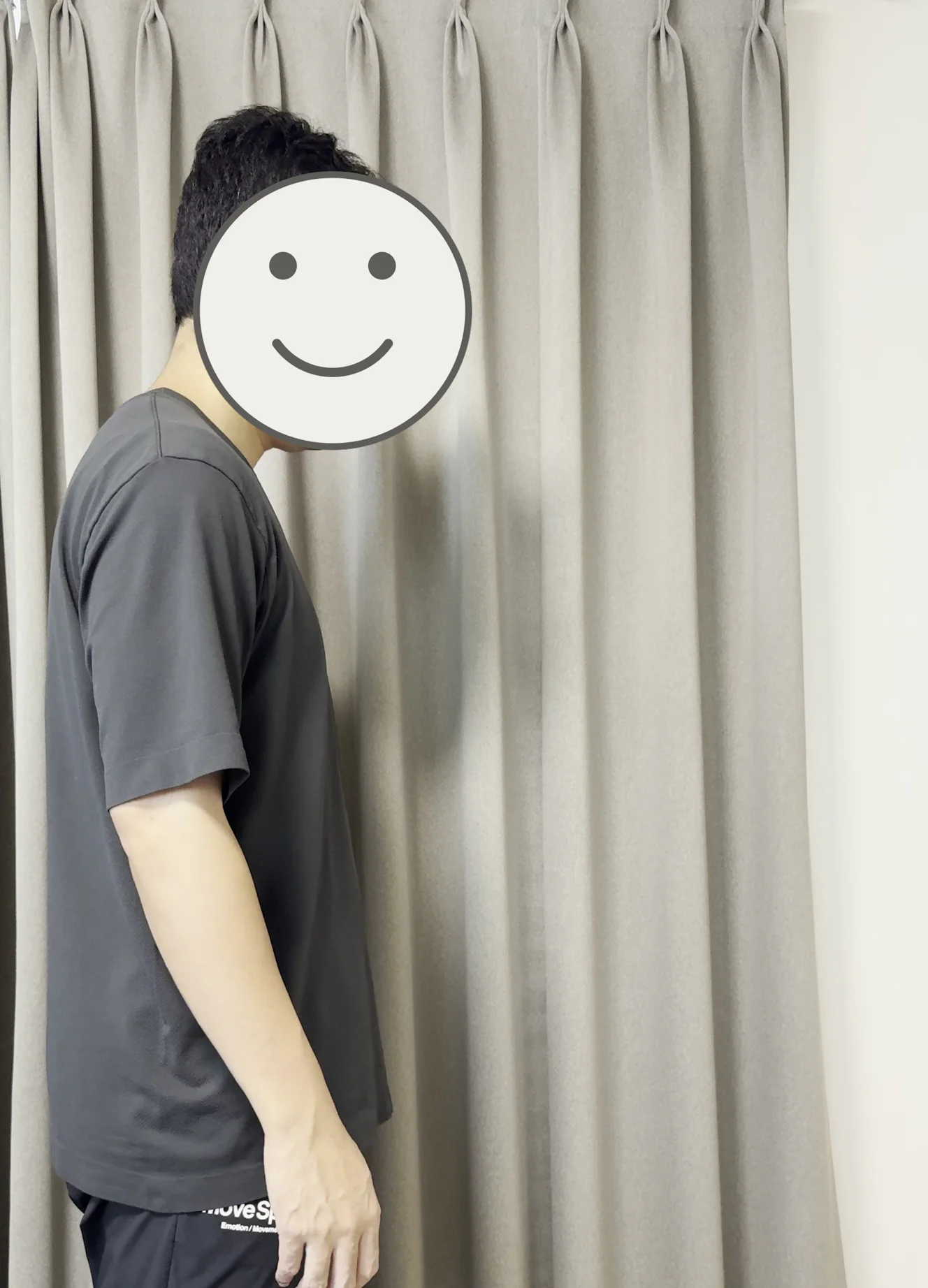 右から見たところ。袖の長さと身幅の余り方