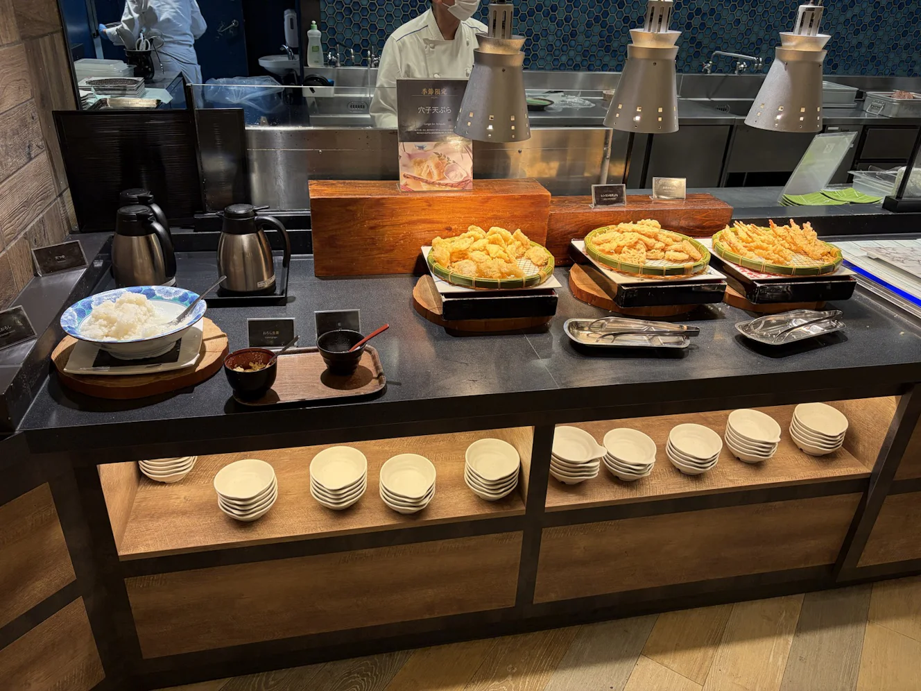 自分で蒸して食べられる蒸し器コーナー