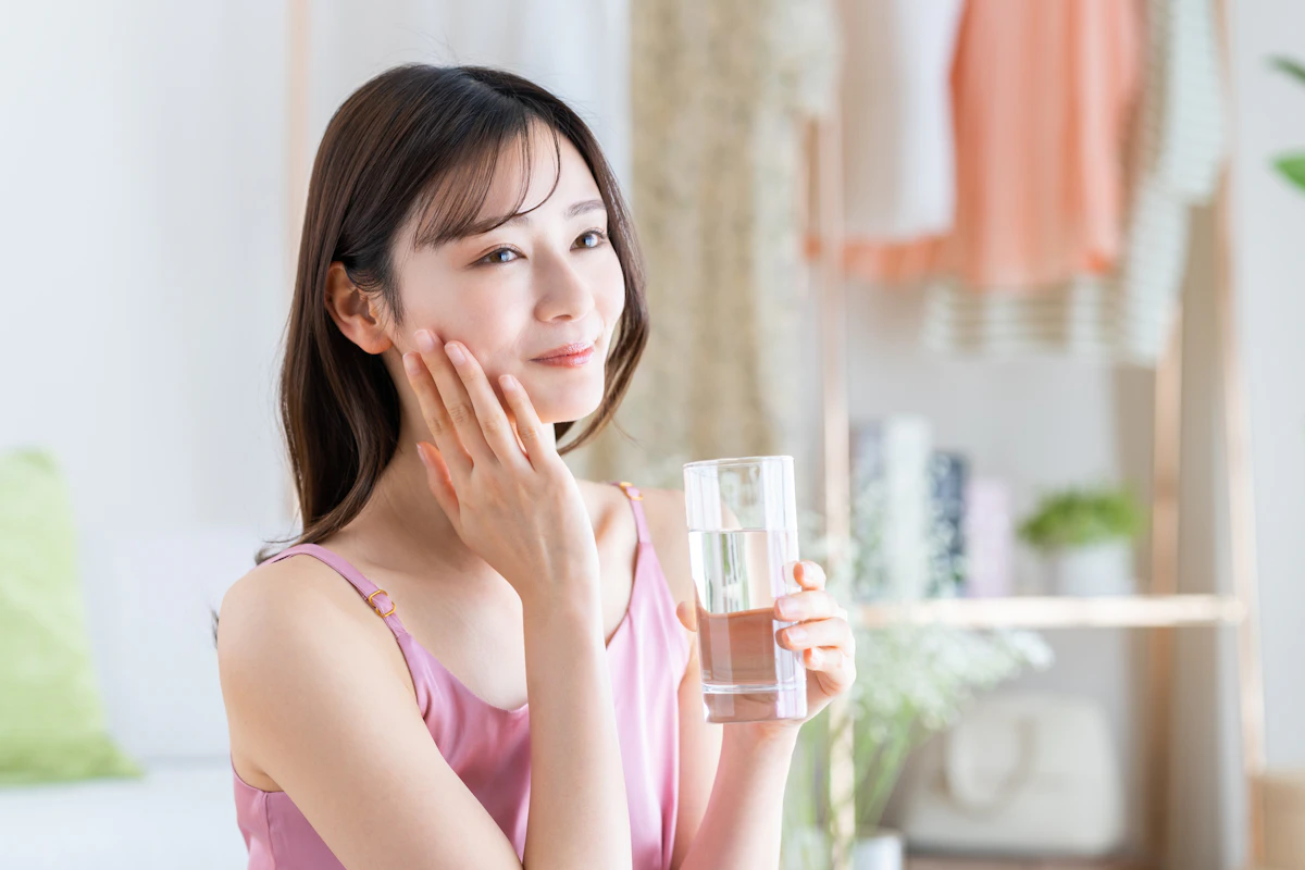 シリカの効果|美肌・髪・爪を支えるケイ素の働きと正しい取り入れ方