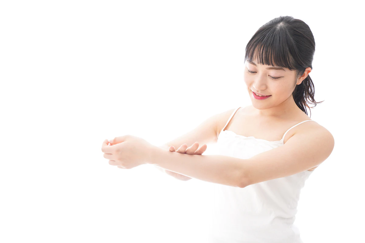 【医師解説】肌は弱酸性が正解?pHバランスと美肌の関係を徹底解説