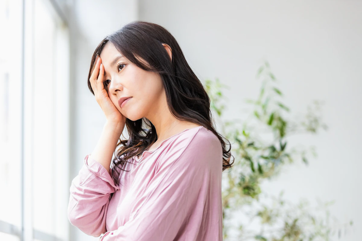 冬に気分が沈む理由|日照時間と季節性情動障害(SAD)、美容への影響も解説