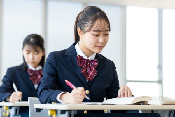 保険で教育資金・老後資金を準備する方法とは？