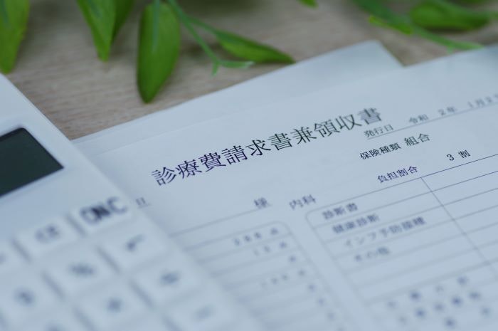 認知症など要介護状態の親の介護をしないとどうなる？必要な介護費用や使える公的サービスなど介護への備え方を調査