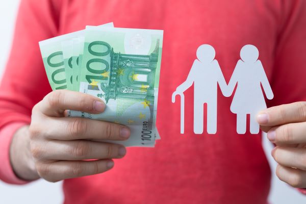 変額個人年金保険とは？リスクや税金控除をカンタン解説