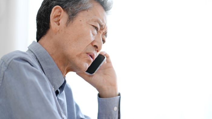 まずは保険会社のカスタマーセンターに連絡