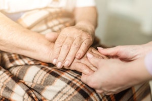 任意後見人とは？任意後見人になれる人やできること、手続きで注意すべき点をわかりやすく解説します