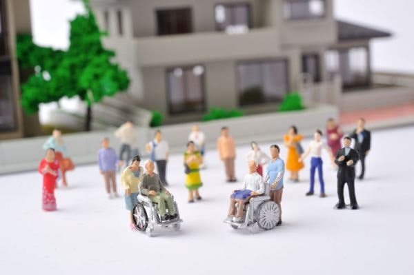 公的介護保険だけで介護費用をまかなうことは可能?