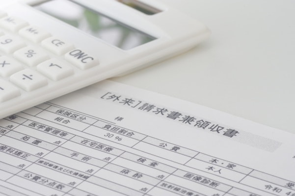 日帰り入院とは？通院や外来手術との違いは？民間医療保険の適用の注意点を解説