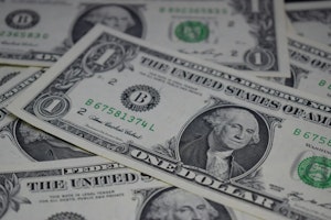 ドル建て保険は円安になるとどうなる？利益を最大化する解約・加入のベストタイミングとは