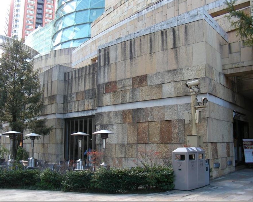 東京都港区・大型商業施設エントランス - Before