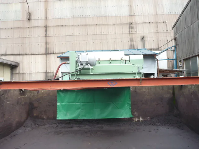 製鉄所内にある冷却塔の堆積汚泥を短期間で処理！従来比較で処理費用が