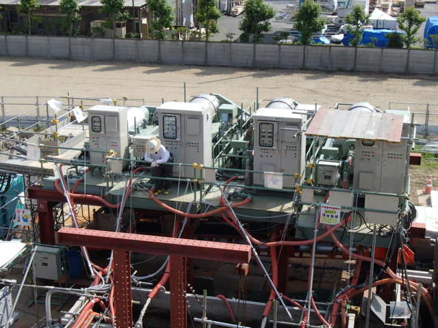 脱水機（遠心分離機）設置状況 　HS-500MW×1台、HS-600MW×3台の写真