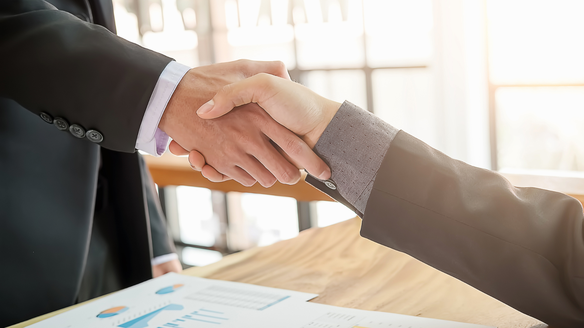 あなたの会社、誰に託しますか? ~ 「事業承継」で会社を未来につなぐ~