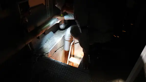 大手飲料メーカーC社様：危険だった半地下での点検をリモートで。作業員の負担軽減