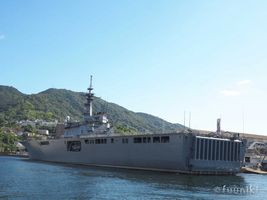 輸送艦 しもきた