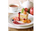 〈アフタヌーンティー・ティールーム〉りんごのズコットショートケーキのクリスマスプレートのご案内