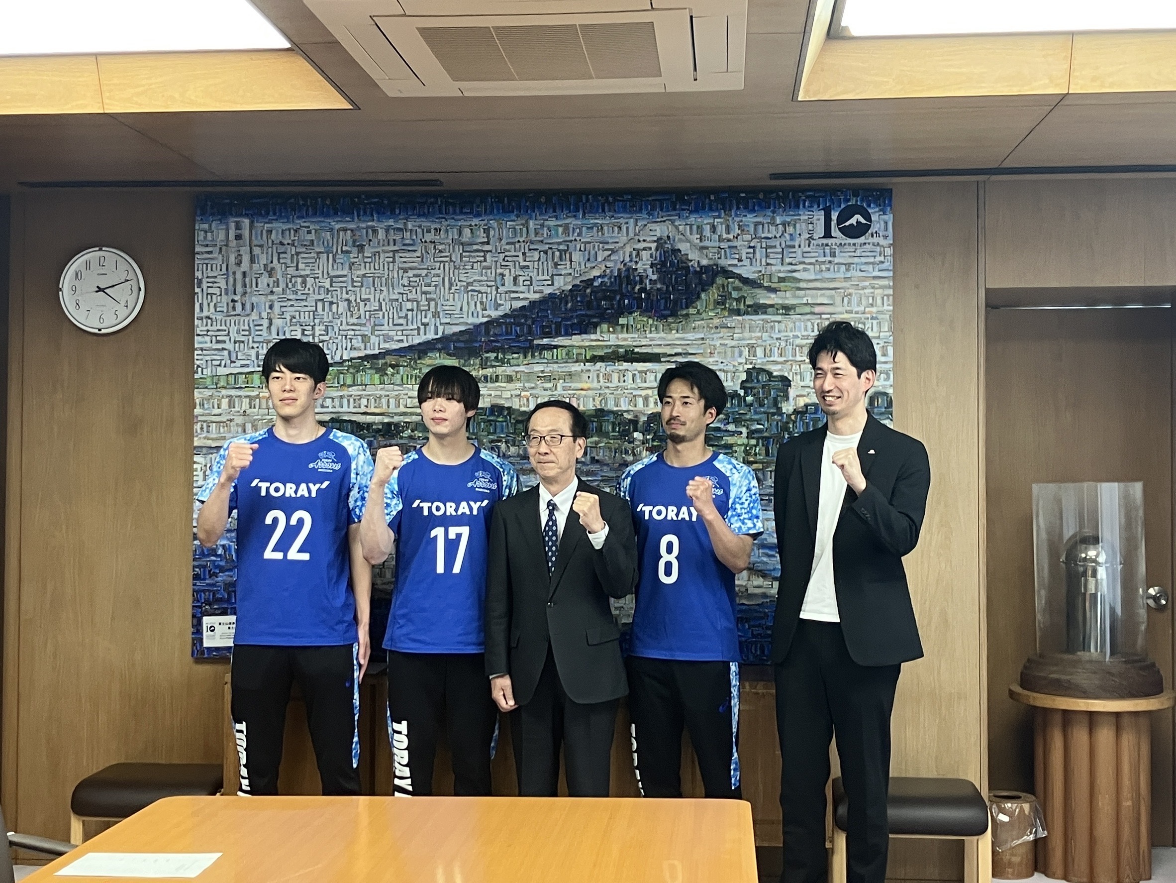 2024-25シーズン終了の表敬訪問のご報告 | お知らせ | 東レアローズ