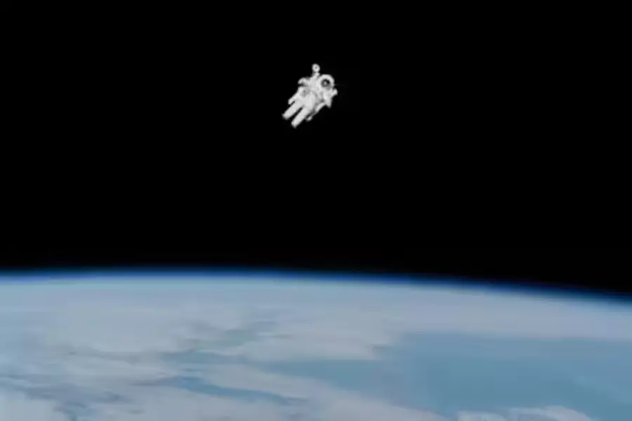 宇宙から散骨～宇宙葬の種類と費用〜