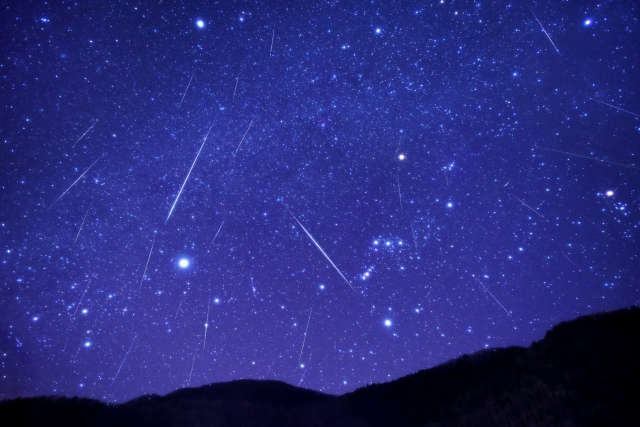 夜空のサイレン：衝突まで73時間、僕らは星屑に何を見るか