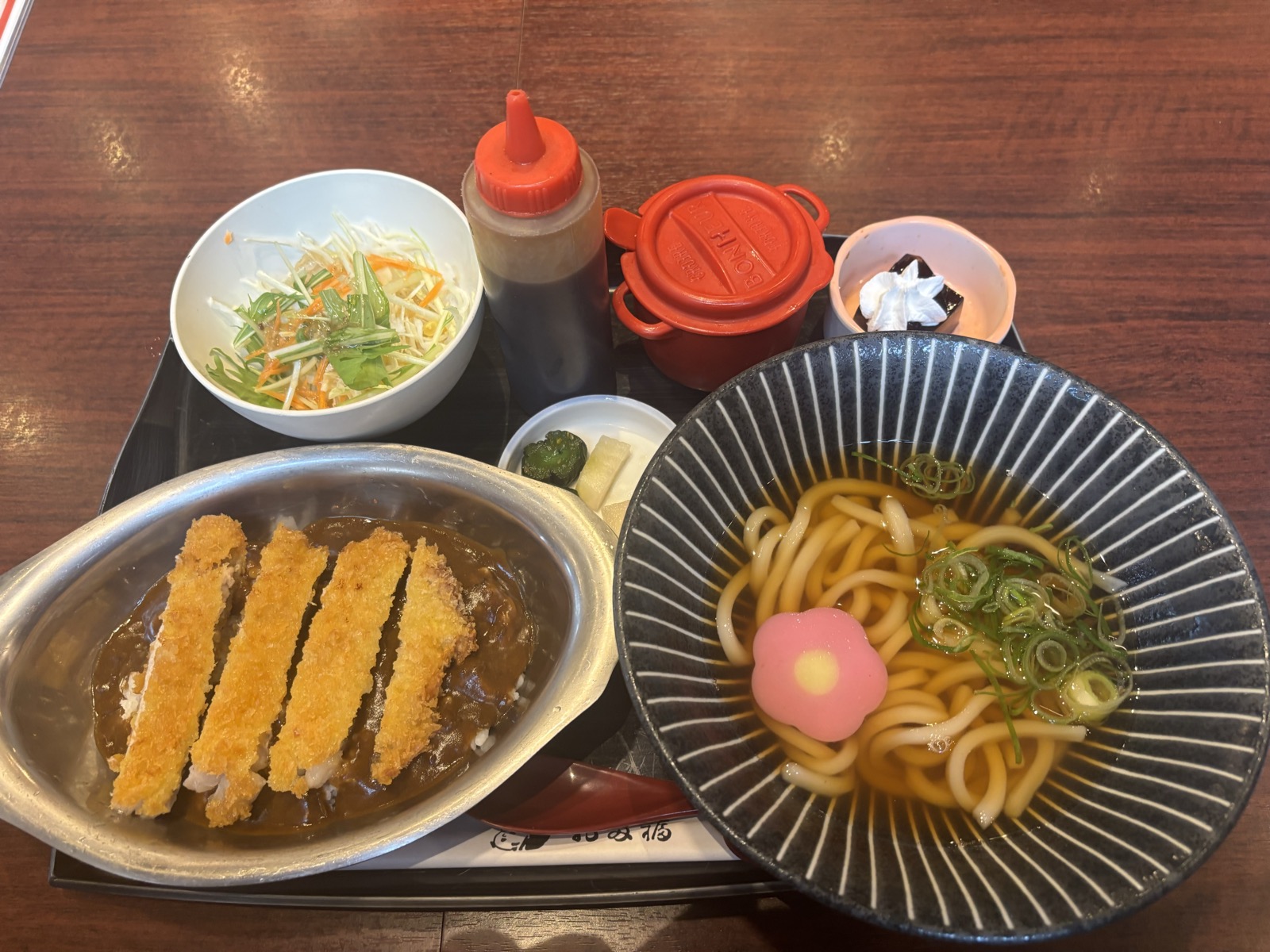 お多福でいただいたカツカレーとうどんのセット