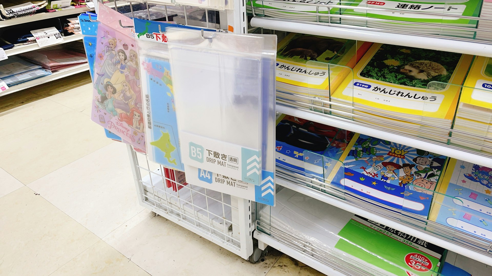 身近な文房具が優秀 ダイソー小物でインスタ映えを狙う簡単撮影テク 身近な文房具が優秀 ダイソー小物でインスタ映えを狙う簡単撮影テク