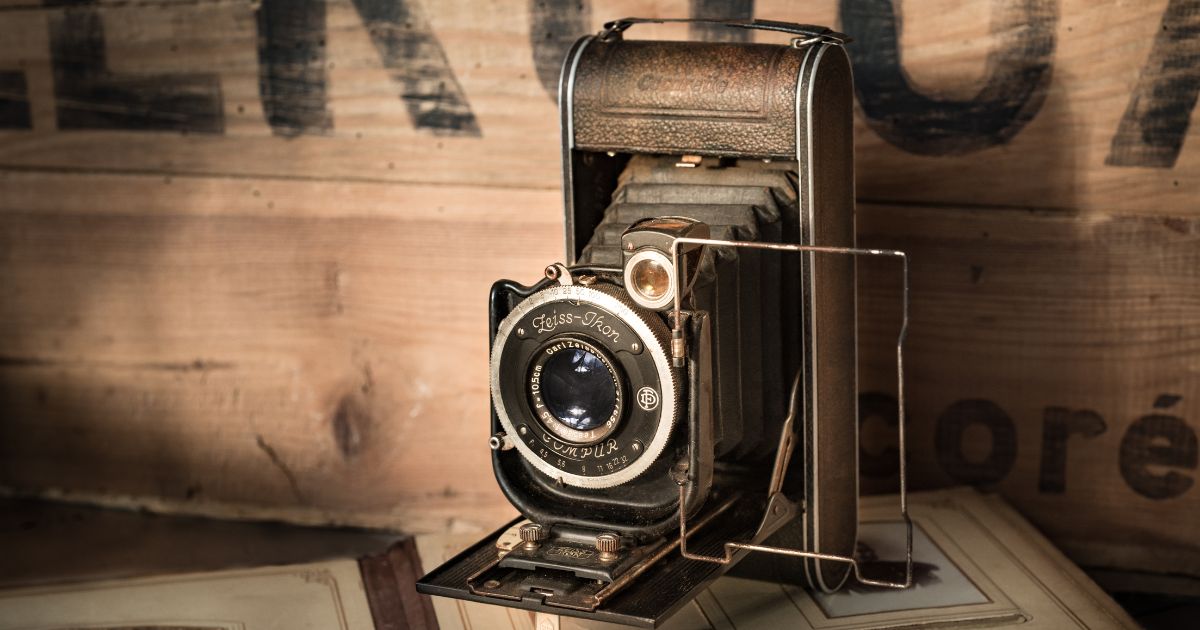低価格で大人気の カメラの歴史が丸わかり！カメラの始まりから現在に至るまでを フィルムカメラ
