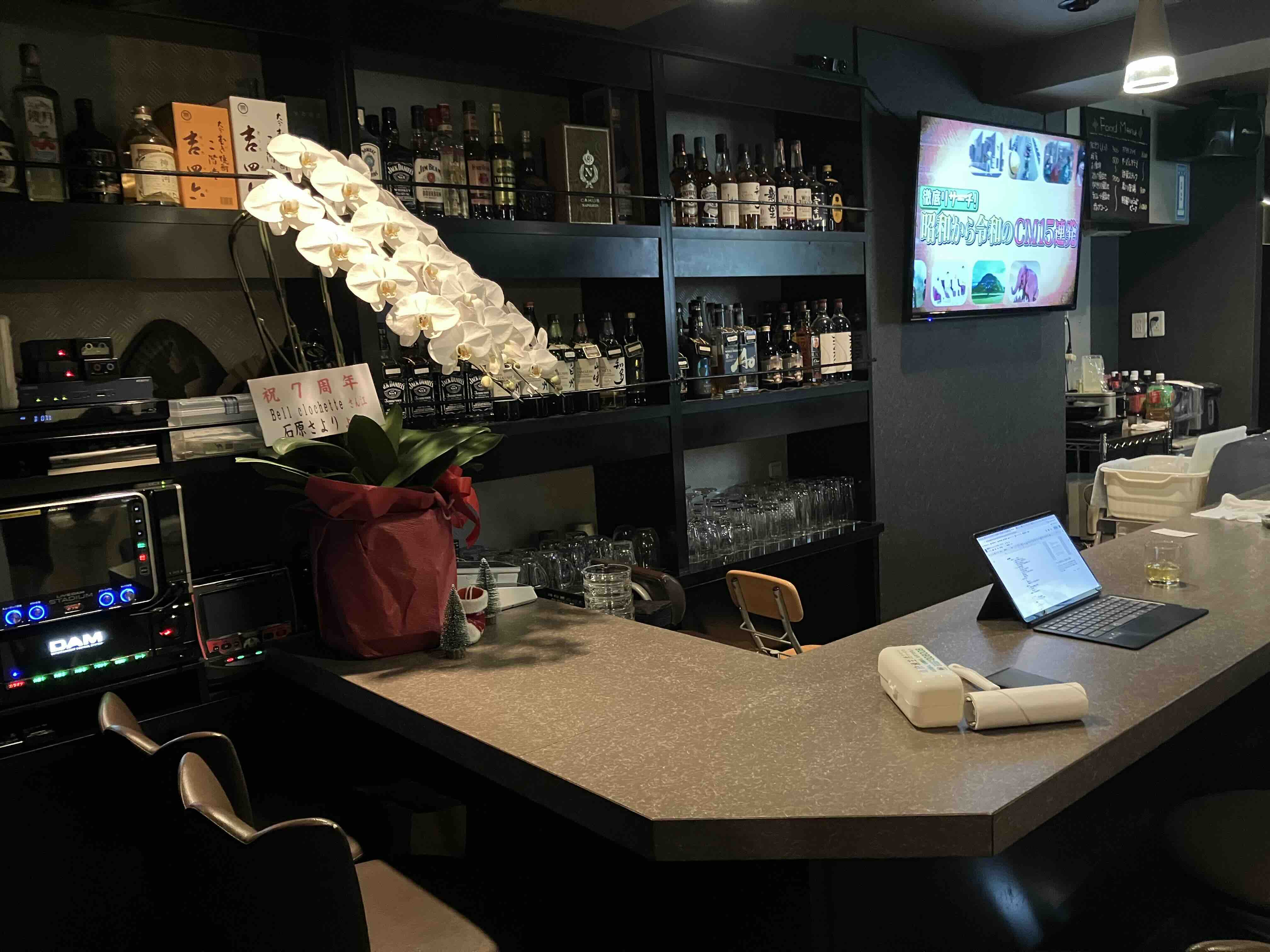 府中スナックベルクロシェットの店内画像