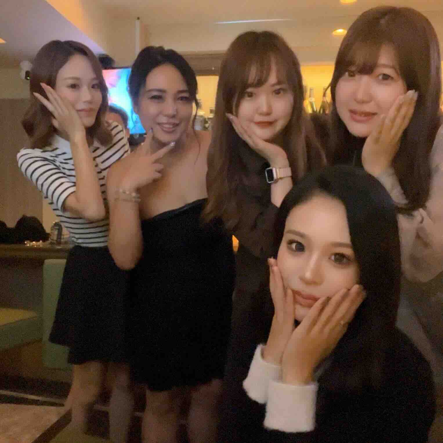 三宮スナックLinoのキャスト写真