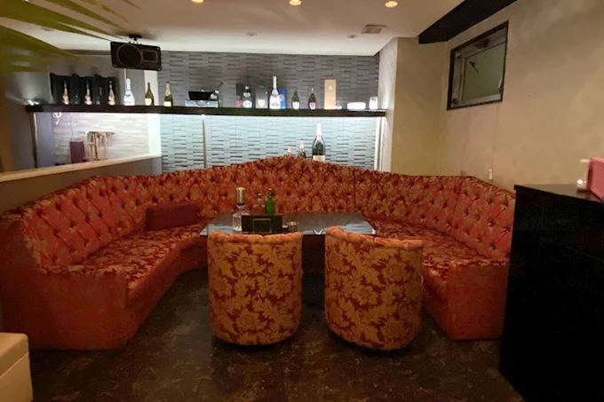 福島市スナックLUMINUSの店内写真