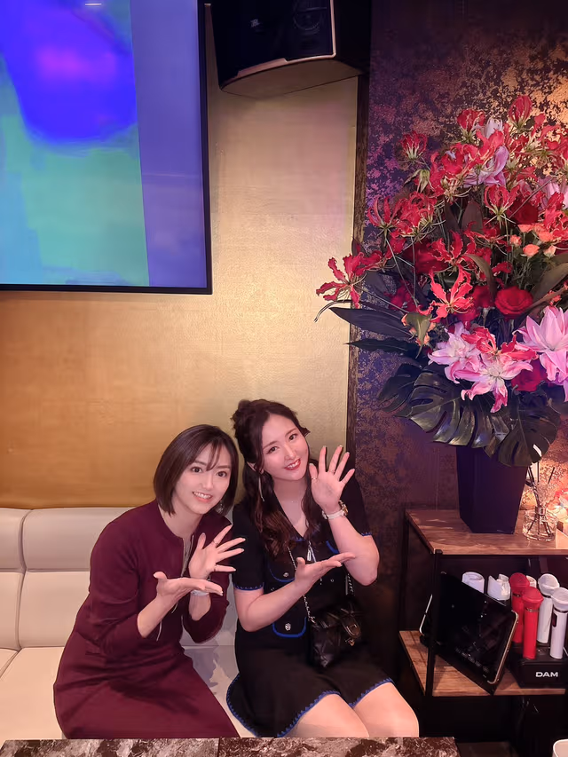 関内スナック美Bi+のママとキャスト