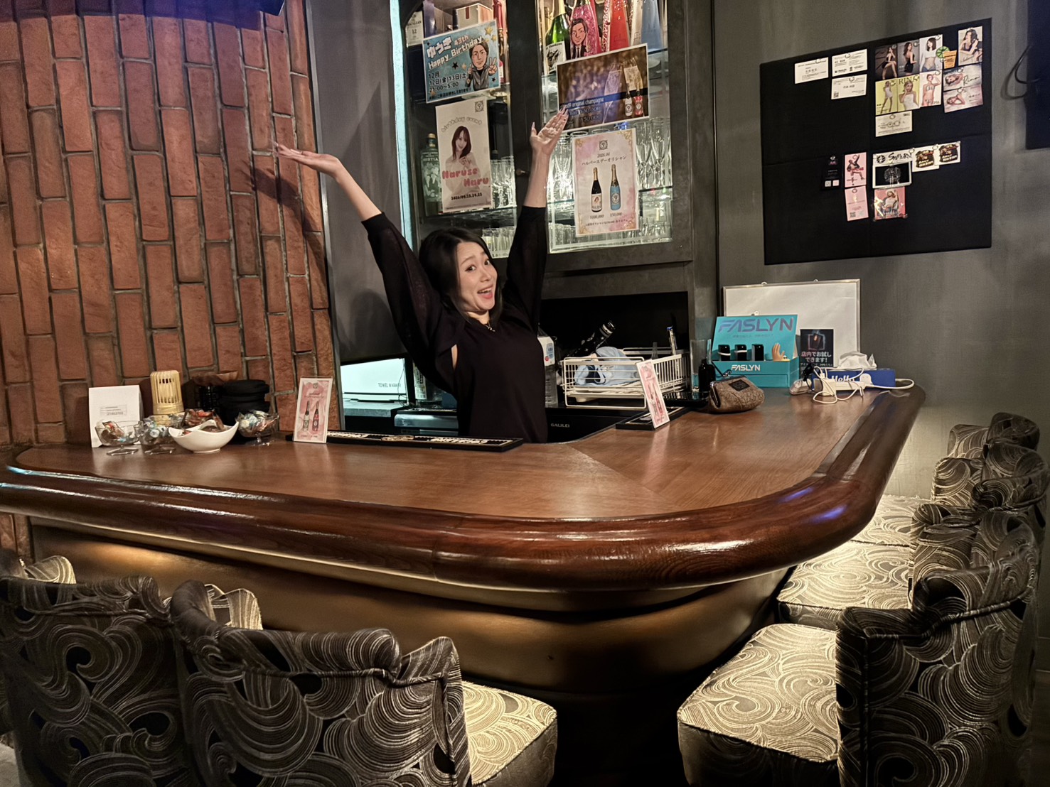 新宿スナックcloud 9の店内写真