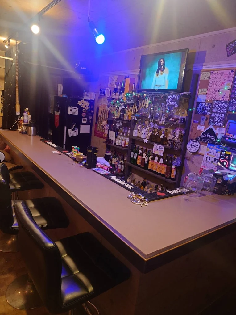 浜松スナックあおいの店内写真