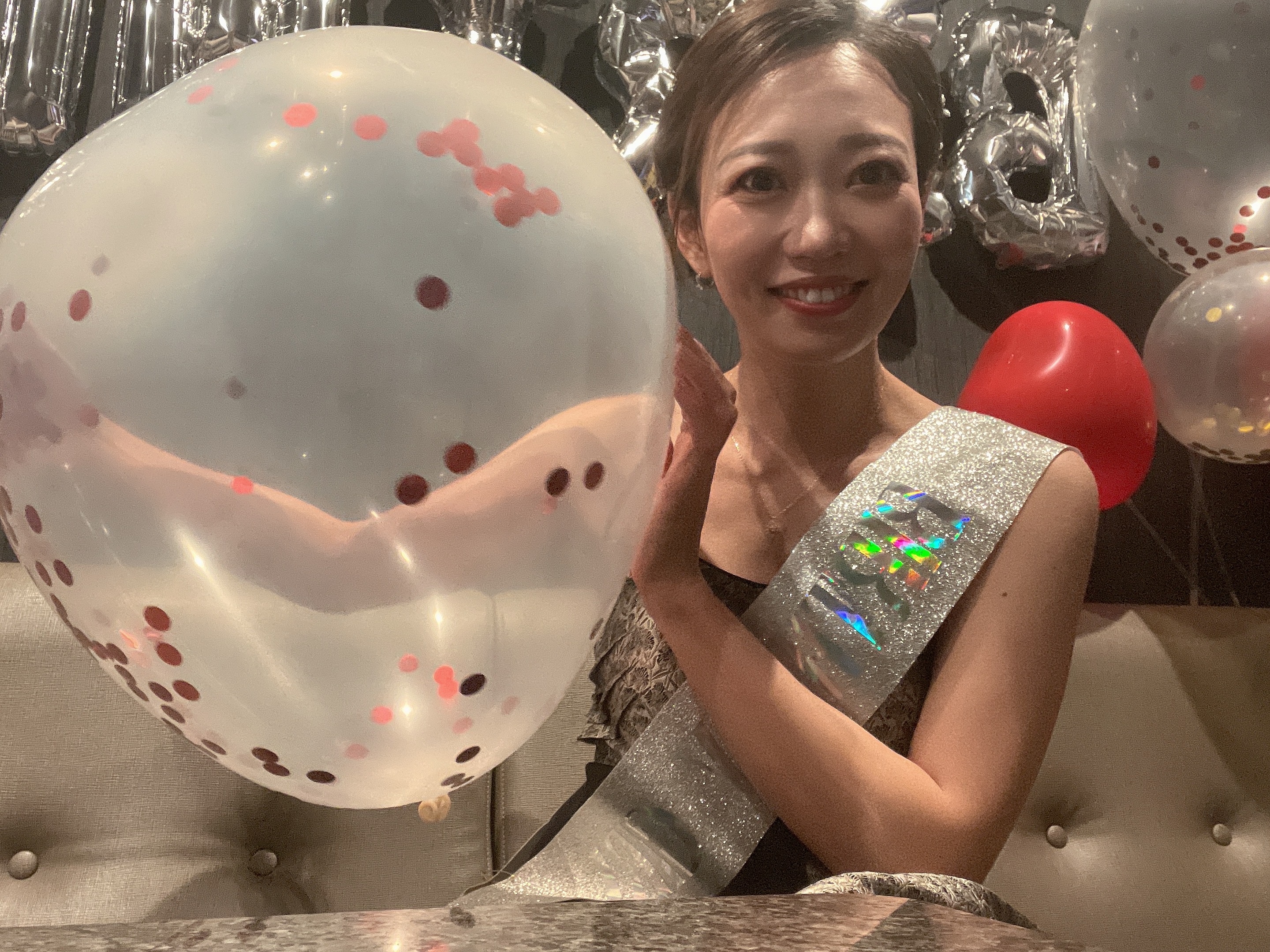 三宮スナックTHIRD DOORのママとキャスト写真