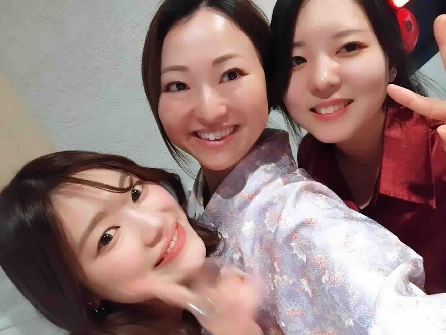 赤坂おばんざい杏のママとキャスト写真