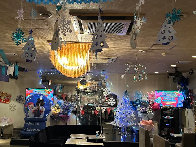 常総市スナックグッドラックの店内写真