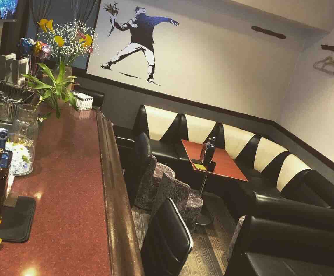新橋スナックBBAのカウンター写真